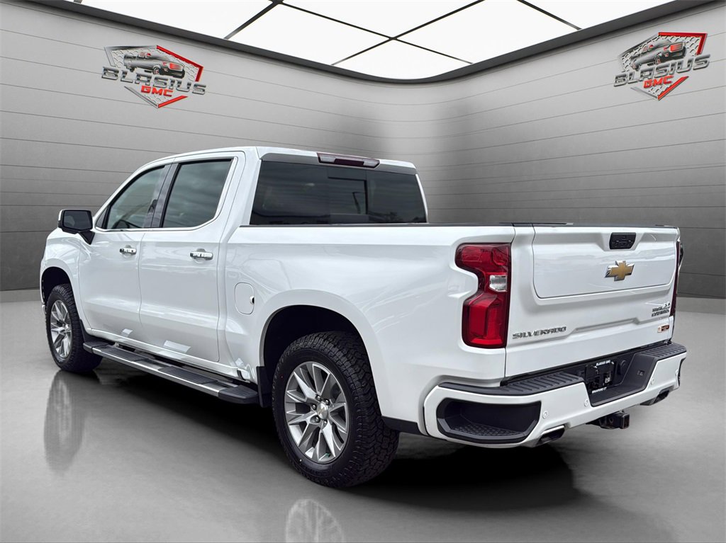 2022 Chevrolet Silverado 1500 High Country photo 3