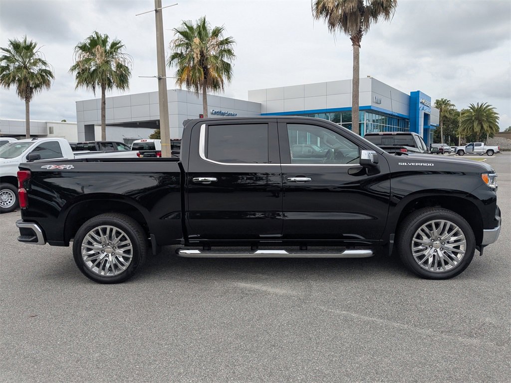 2025 Chevrolet Silverado 1500 LTZ photo 2