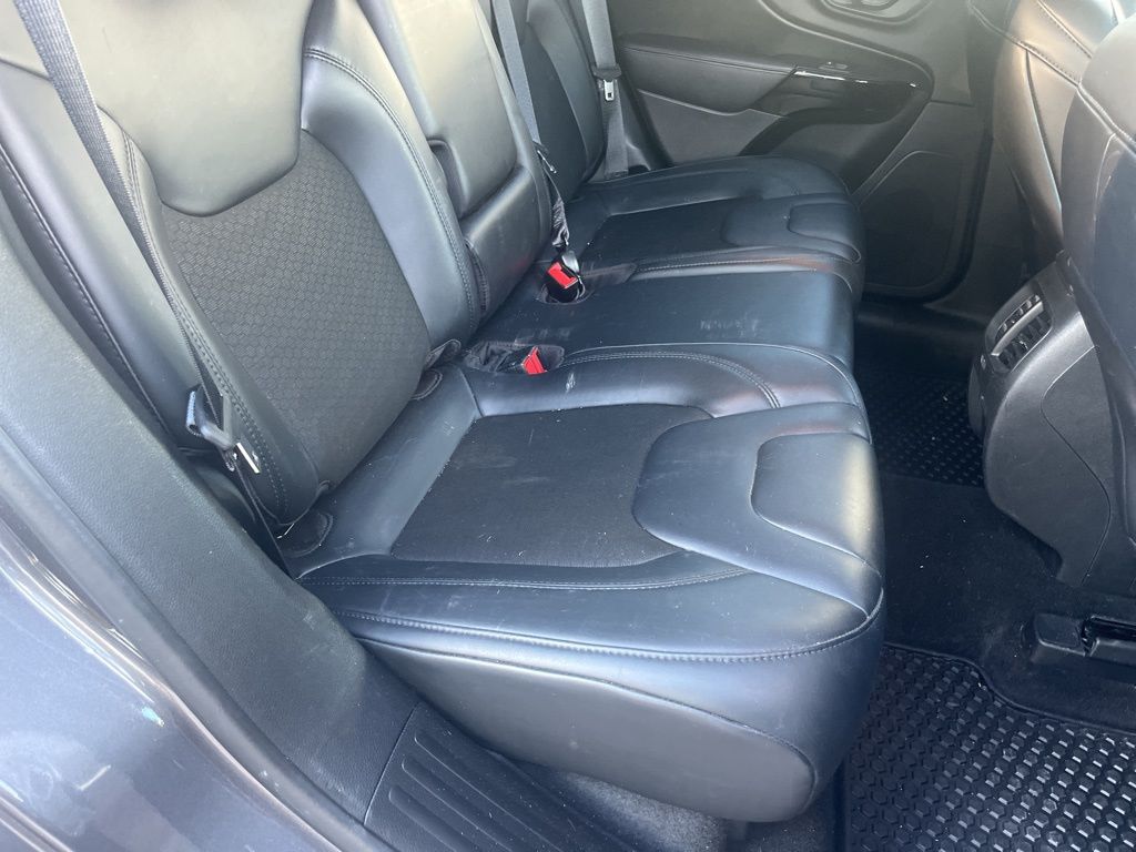 2020 Jeep Cherokee Altitude photo 4