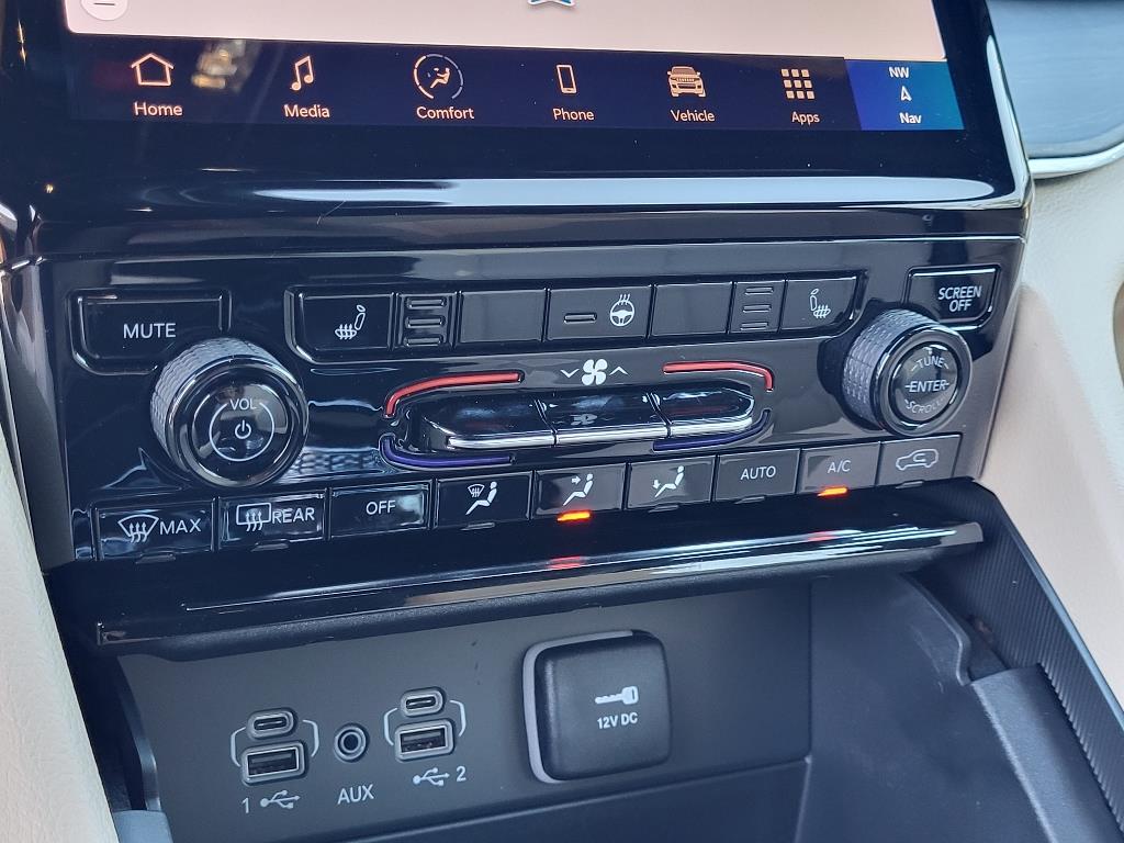 2024 Jeep Cherokee 4xe photo 13