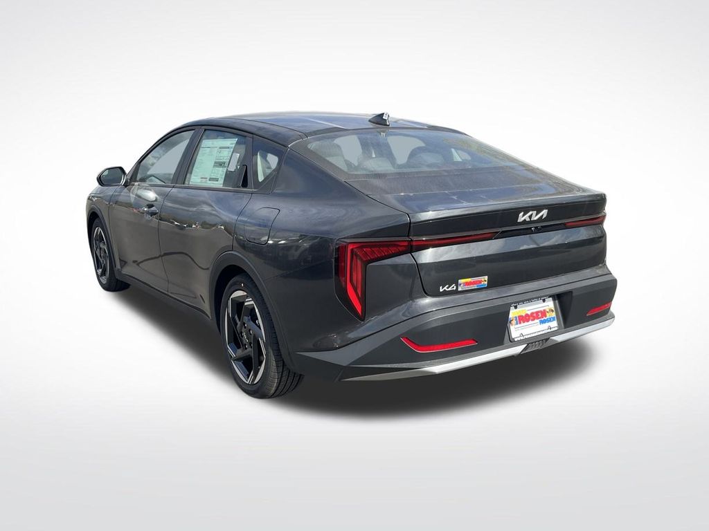 2025 Kia K4 EX photo 2