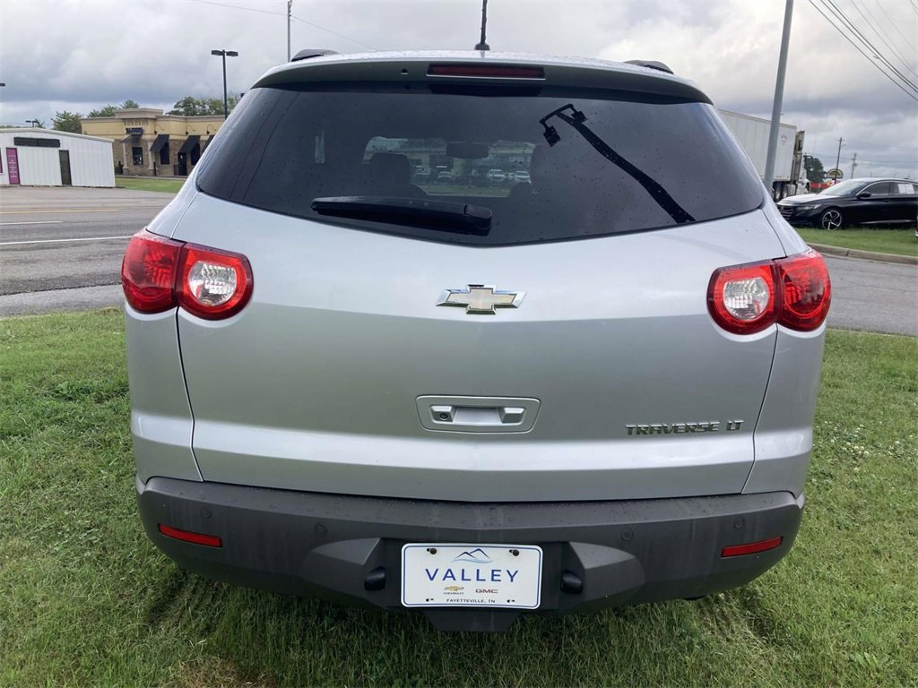 2012 Chevrolet Traverse 2LT photo 4