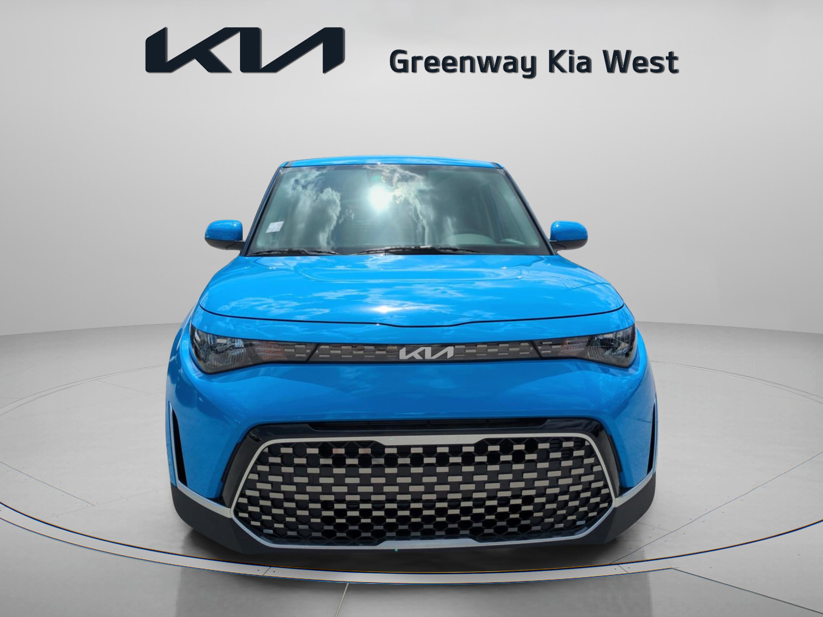 2025 Kia Soul EX photo 2