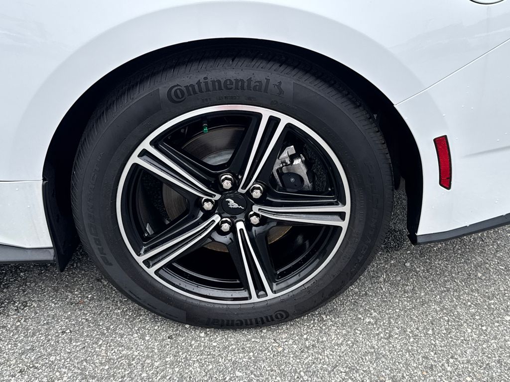 2024 Ford Mustang EcoBoost photo 16