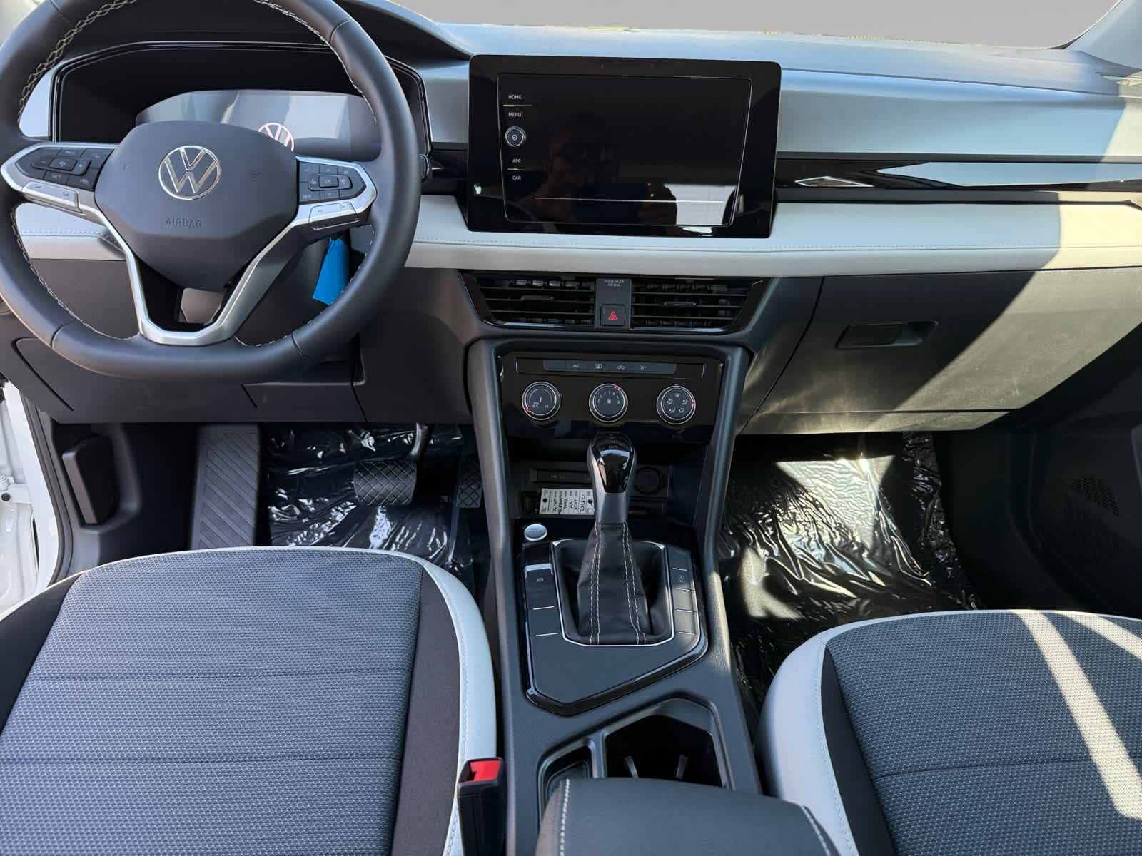 2025 Volkswagen Taos S photo 9