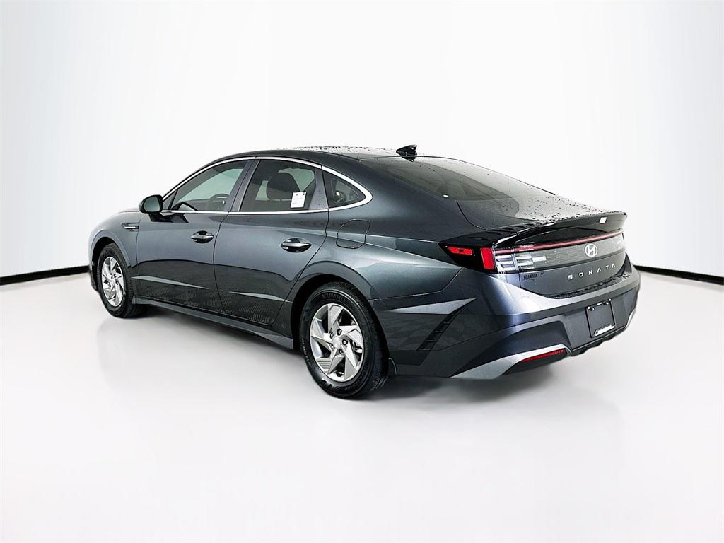 2025 Hyundai Sonata SE photo 4