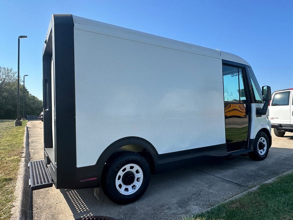 2025 Chevrolet BrightDrop 400 photo 2