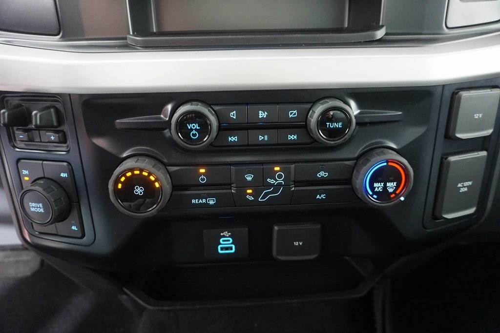 2023 Ford F-450 XLT photo 23