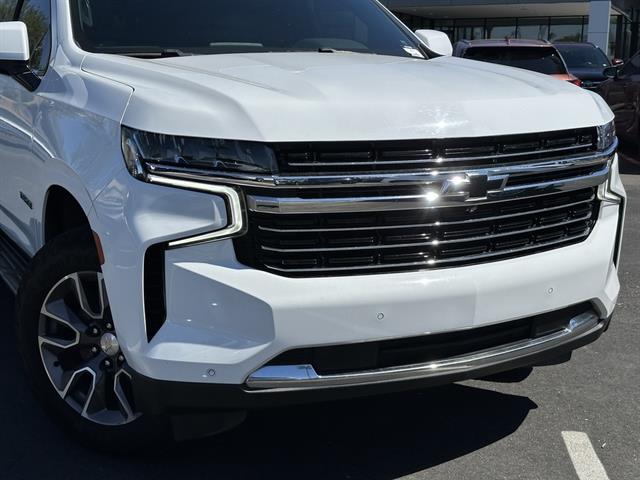 2022 Chevrolet Tahoe LT photo 2