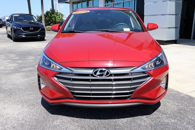 2020 Hyundai Elantra SEL photo 3