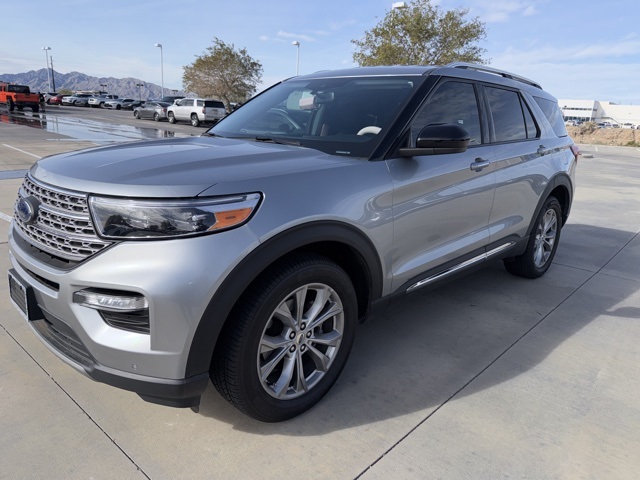 2024 Ford Explorer Limited's photo