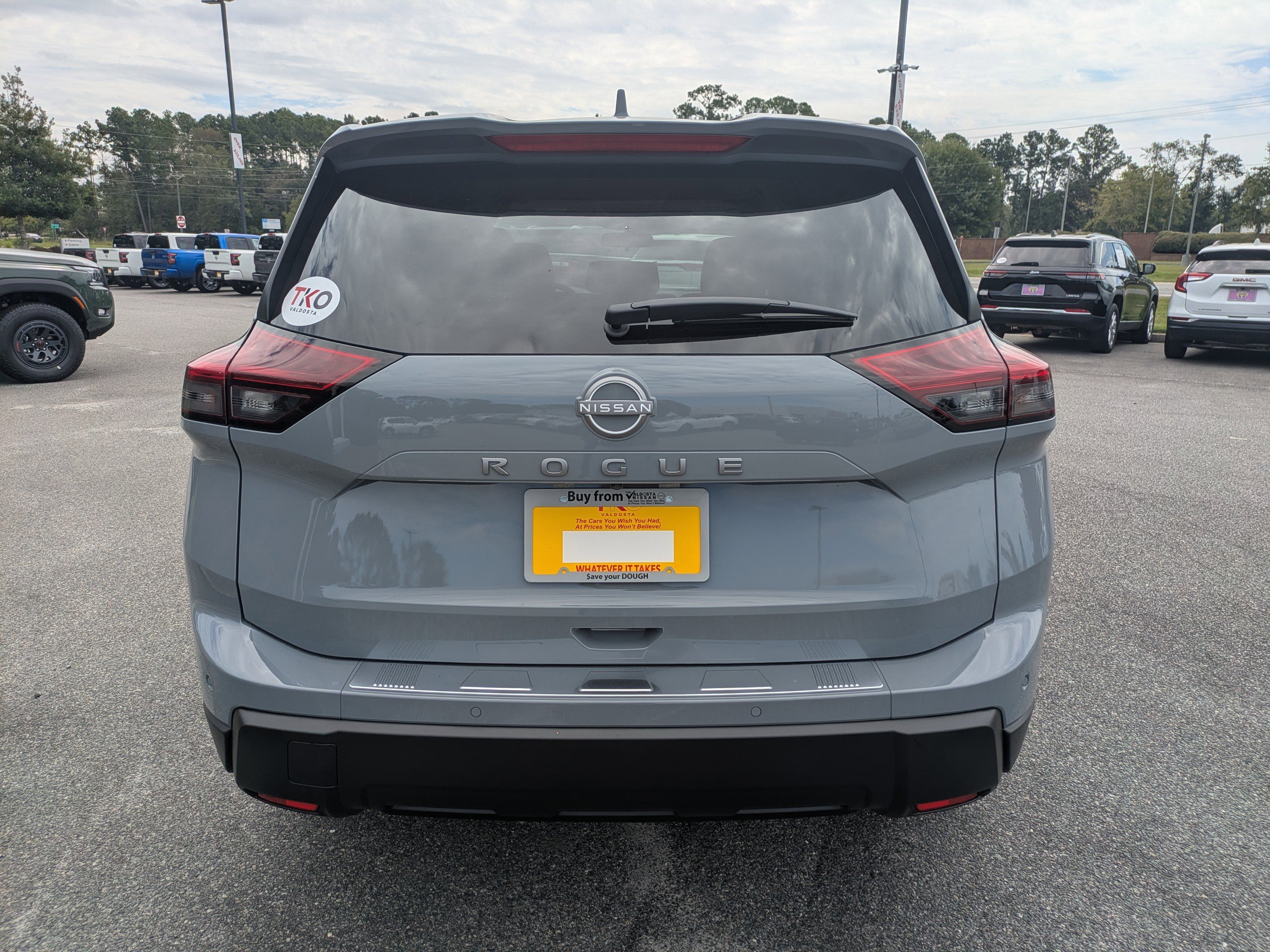 2026 Nissan Rogue SV photo 4