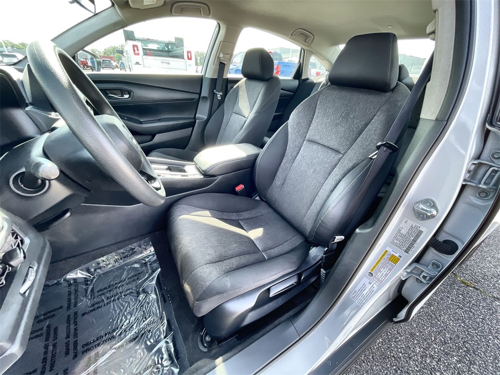 2023 Honda Accord LX photo 13