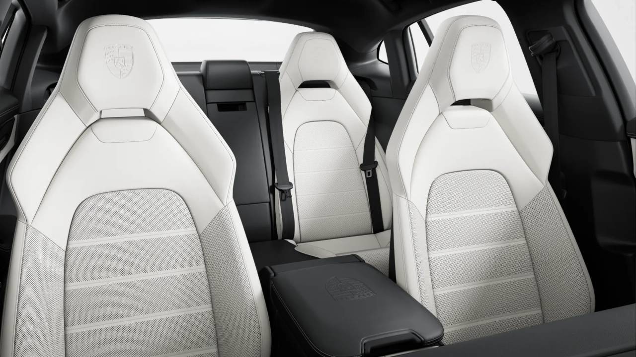 2026 Porsche Panamera 4 E-Hybrid photo 10