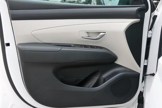 New 2025 White Hyundai SEL FWD image 8