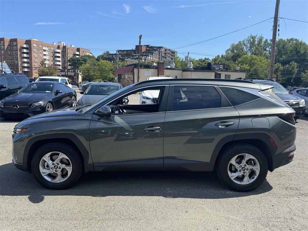 2022 Hyundai Tucson SEL photo 2