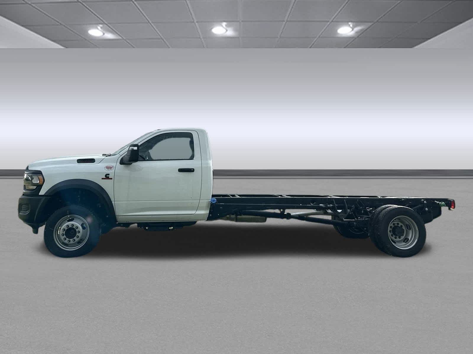 2024 Ram 4500 SLT photo 4