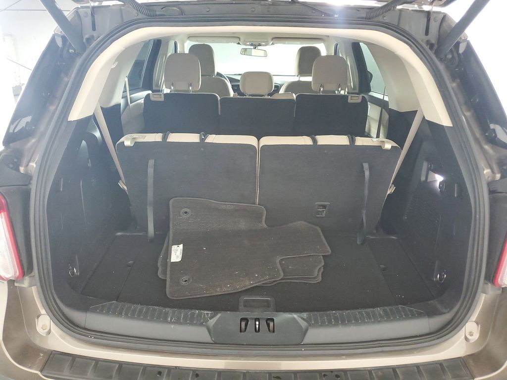 2021 Ford Explorer XLT photo 33
