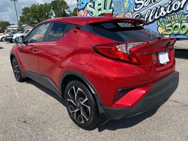 2021 Toyota C-HR LE photo 4