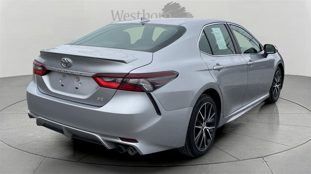 2022 Toyota Camry SE photo 7