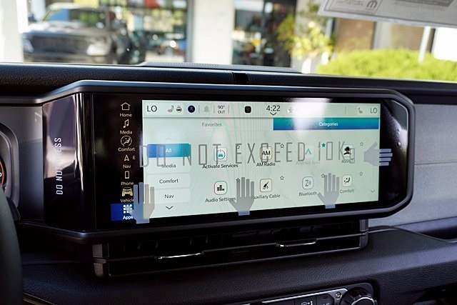 New 2025 Granite Crystal Metallic Clear-Coat Exterior Paint Jeep Sport S image 31