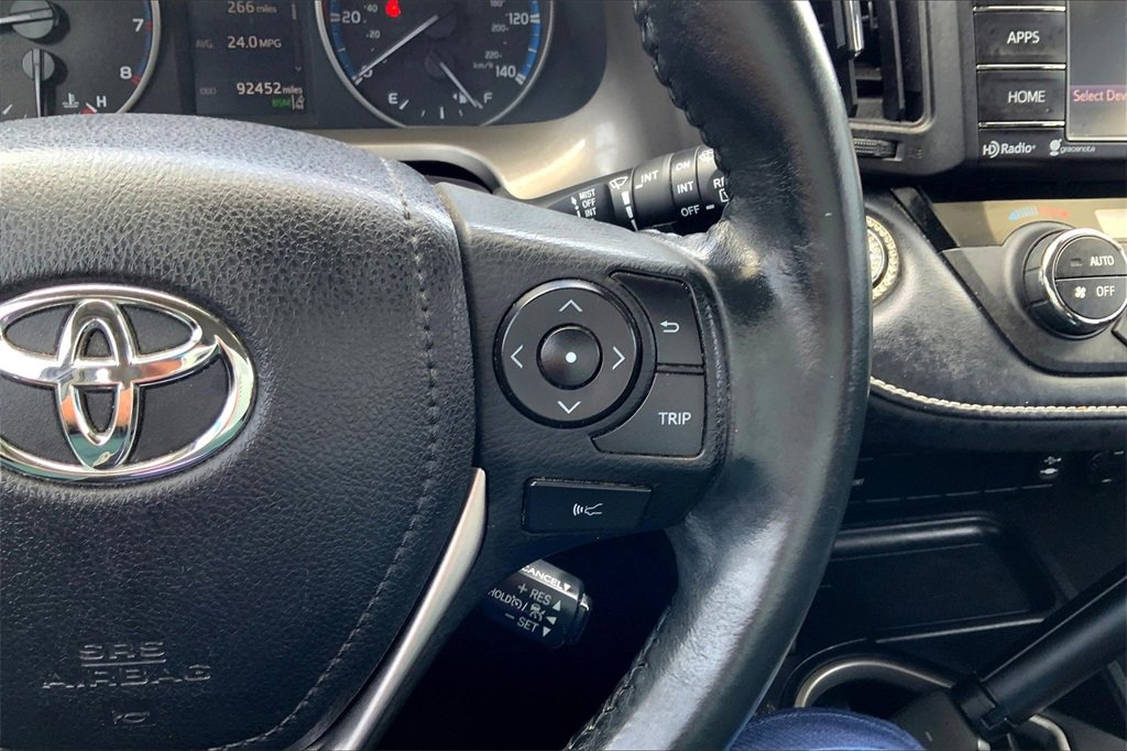 2018 Toyota RAV4 XLE photo 18