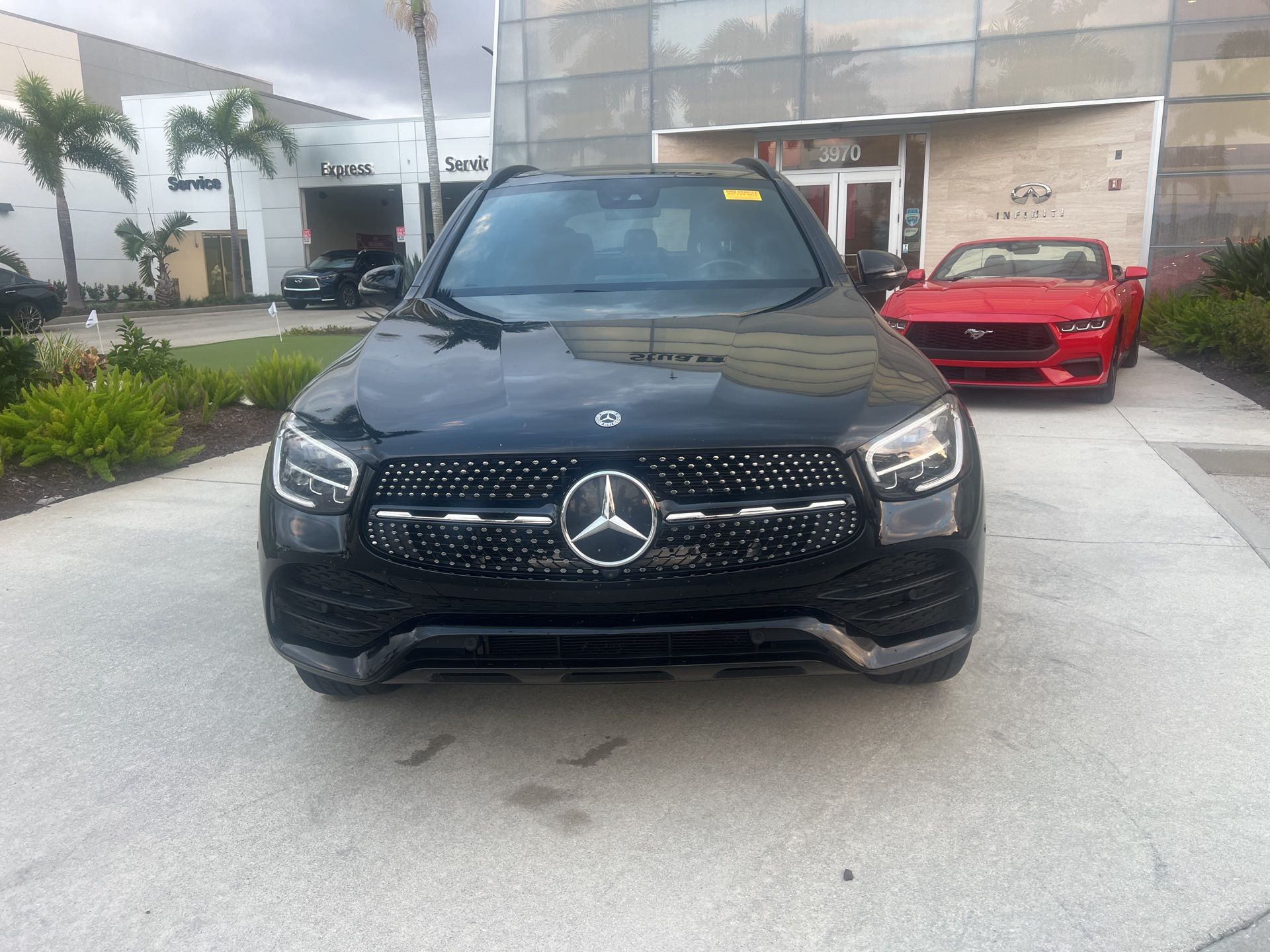 2022 Mercedes Benz GLC 300 photo 2