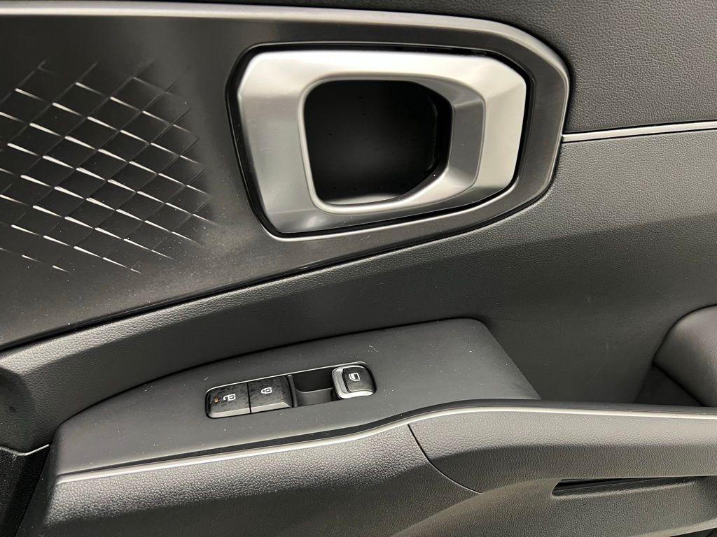 2024 Kia Sorento S photo 19