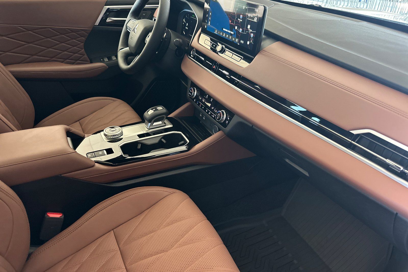 2025 Mitsubishi Outlander SEL photo 14