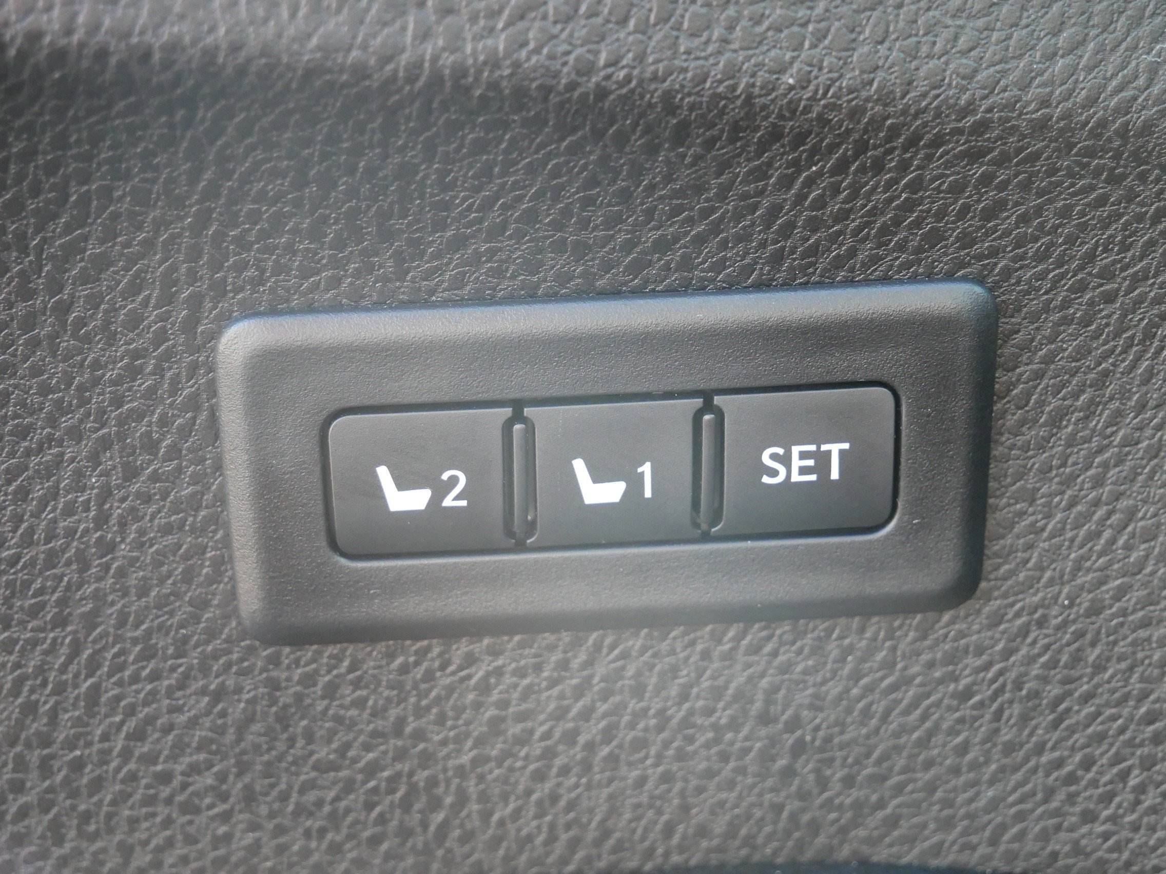 2018 Toyota RAV4 Limited photo 20