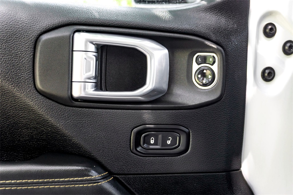 2024 Jeep Wrangler Sahara 4xe photo 11