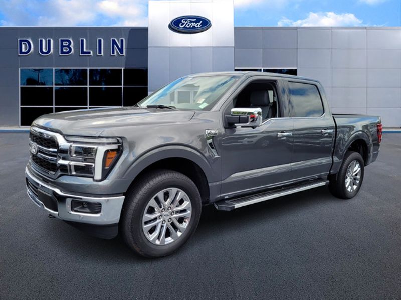 2025 Ford F-150 Lariat photo 2