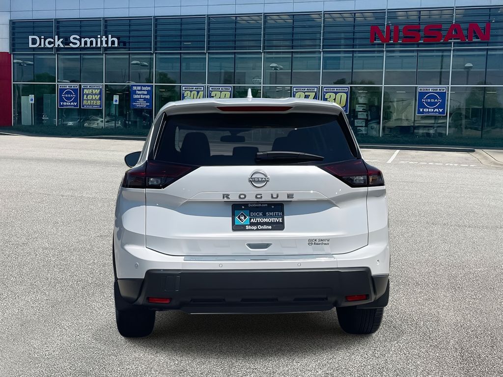 2026 Nissan Rogue SV photo 4