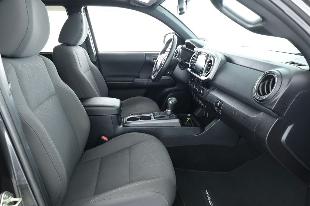 2017 Toyota Tacoma SR5 Sport TRD Pro photo 24