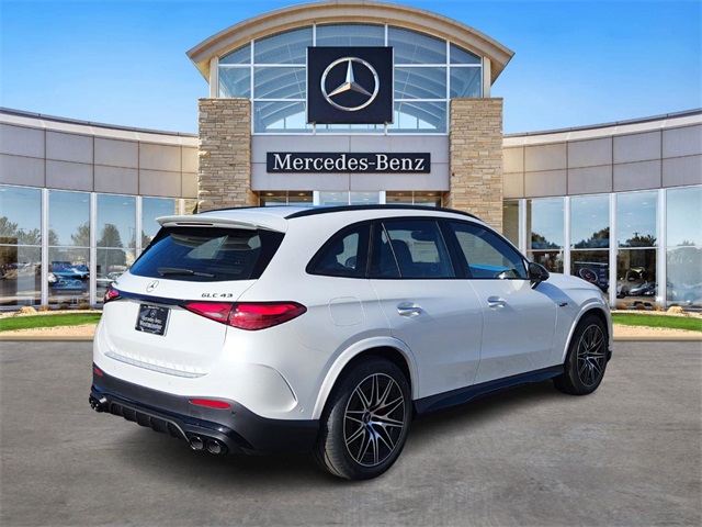 2026 Mercedes Benz GL 43 AMG 4MATIC photo 3