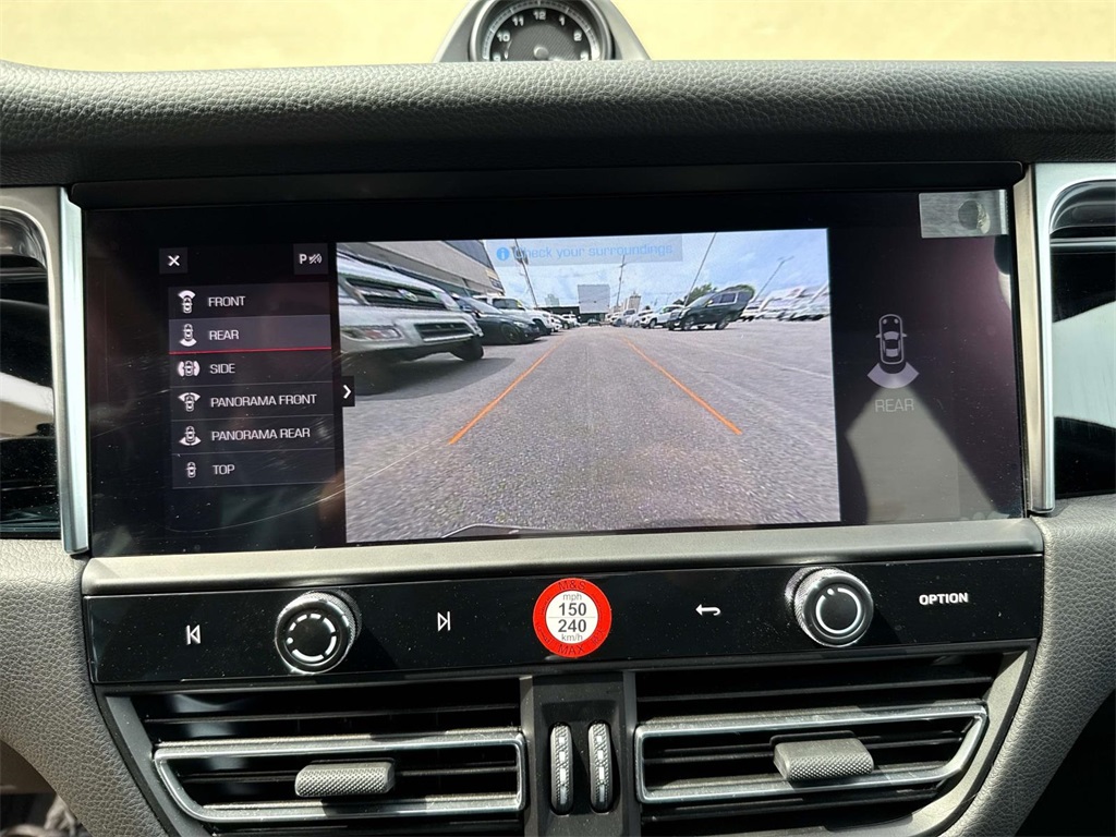 2024 Porsche Macan T photo 28