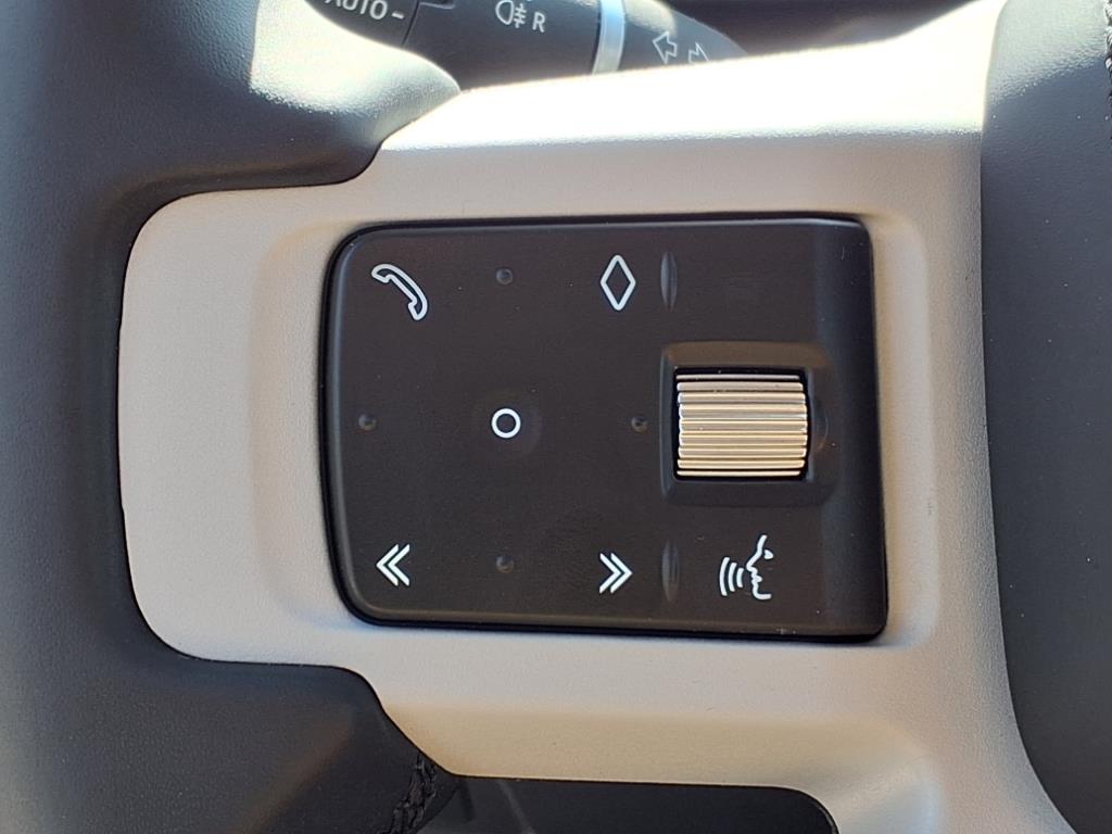 2023 Land Rover Defender 130 First Edition photo 12