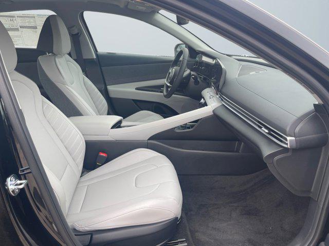 2025 Hyundai Elantra Limited photo 16