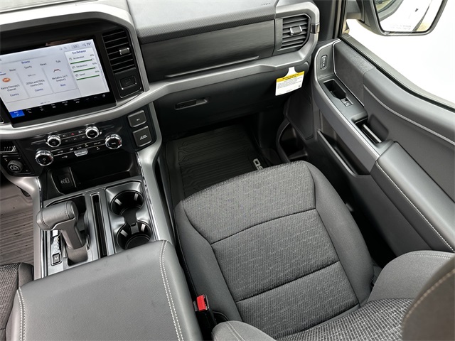 2025 Ford F-150 XLT photo 15