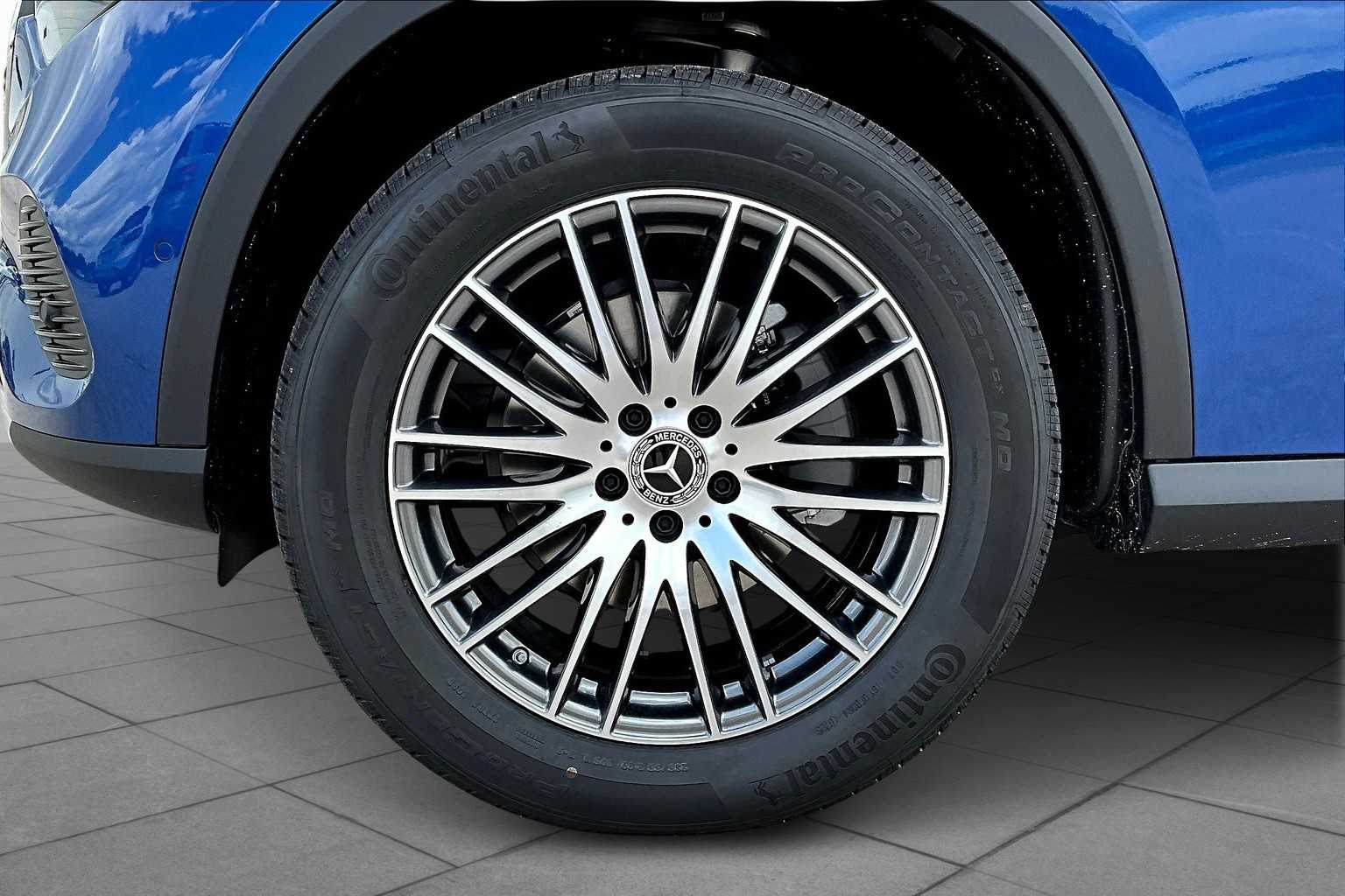 2026 Mercedes Benz GLC 300 photo 21