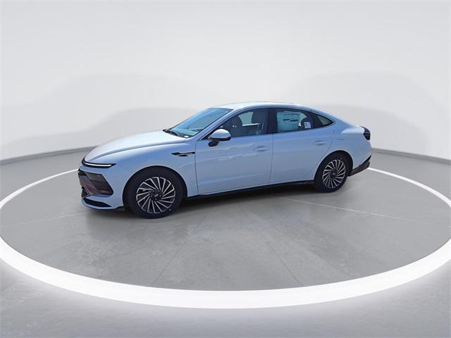2025 Hyundai Sonata Hybrid SEL photo 4