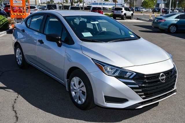 2025 Nissan Versa Sedan S's photo