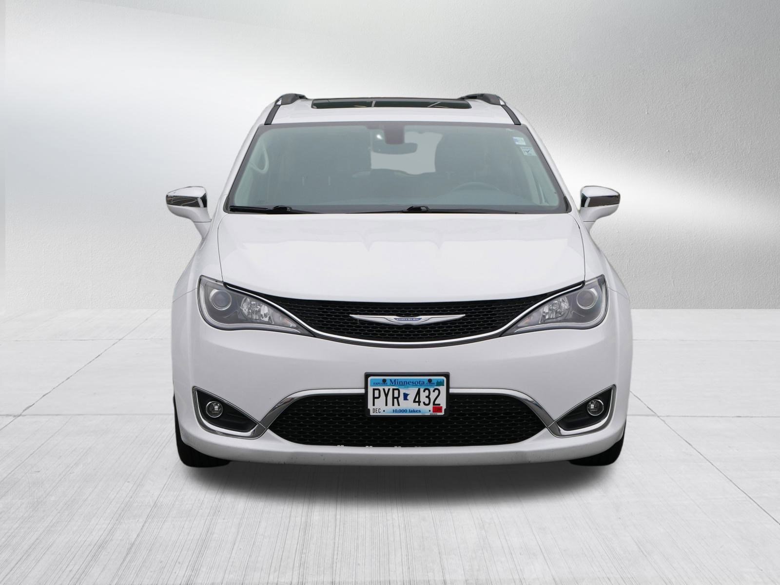 2018 Chrysler Pacifica Limited photo 2