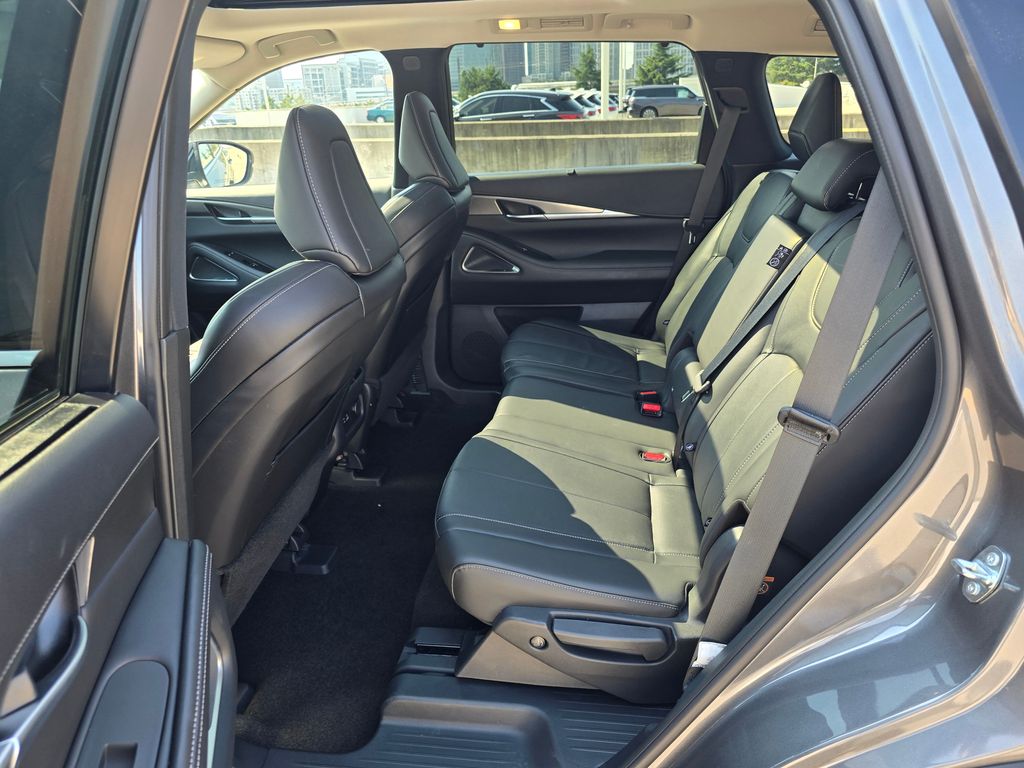 2024 Infiniti QX60 Luxe photo 14
