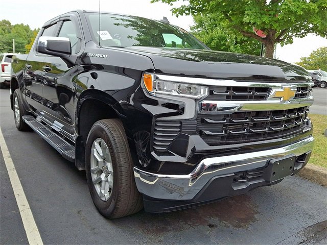 2022 Chevrolet Silverado 1500 LT photo 3