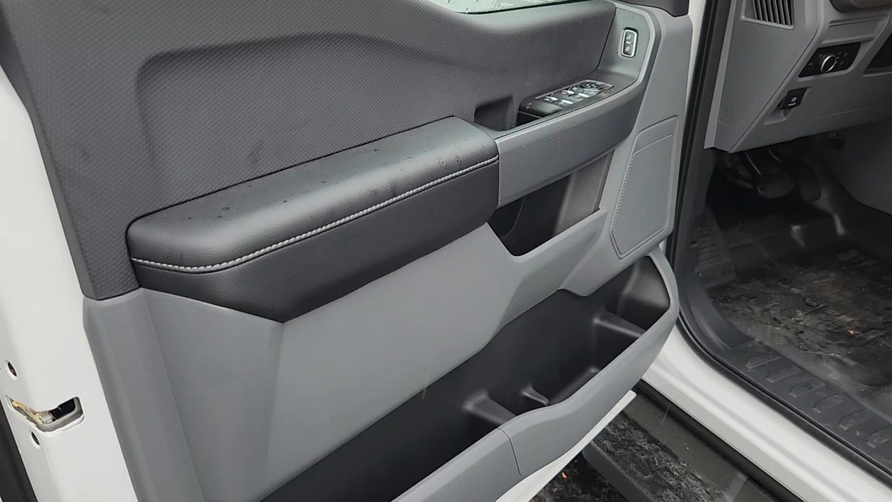 2025 Ford F-150 Lightning photo 14