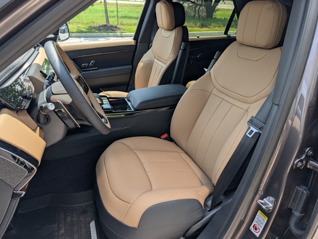2025 Land Rover Range Rover Sport SE photo 5