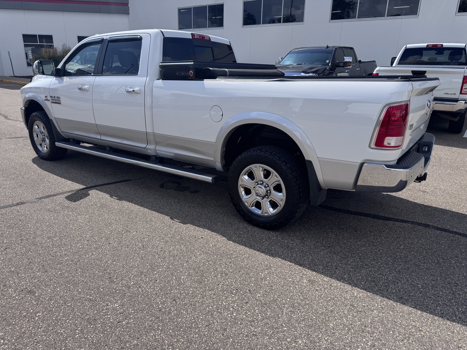 2017 Ram 3500 Laramie photo 3