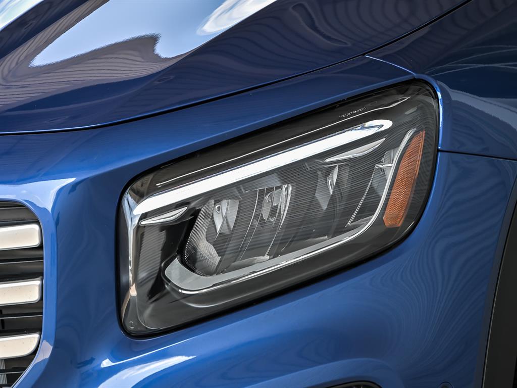 2025 Mercedes Benz GLB 250 4MATIC photo 3