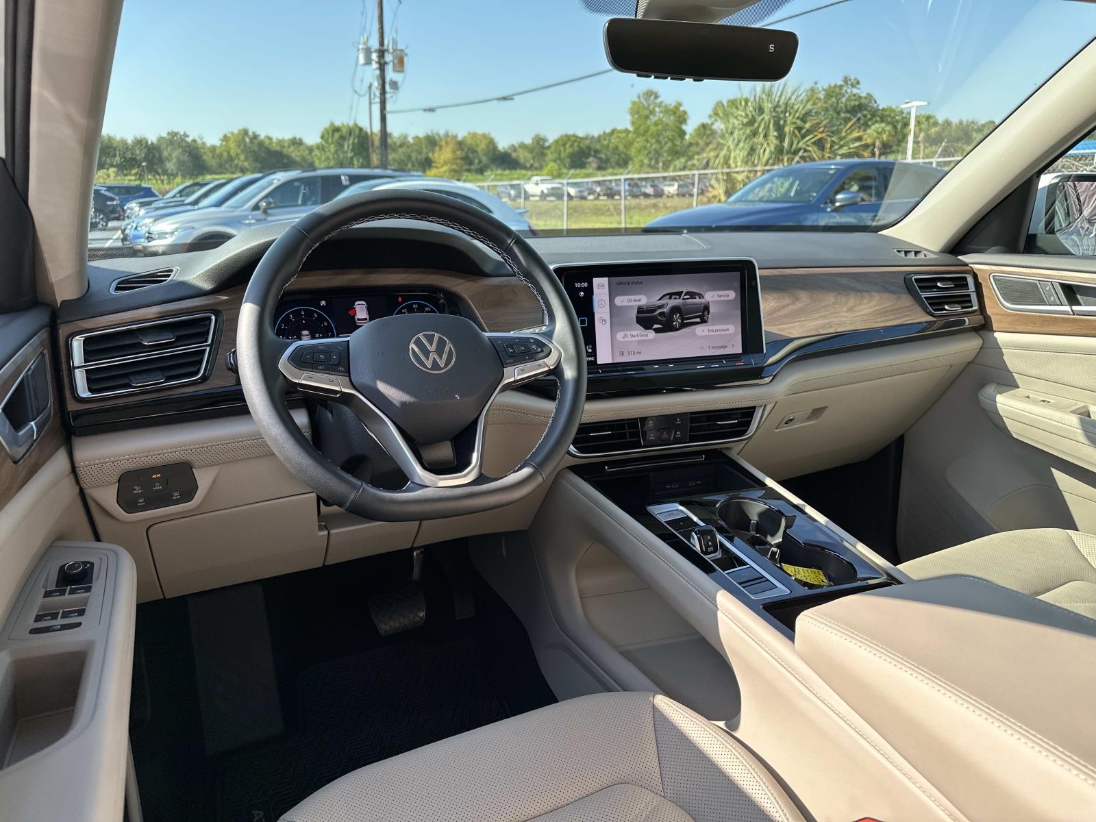 2025 Volkswagen Atlas SE Technology photo 8